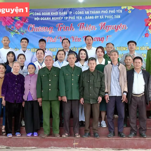 bác sĩ da liễu điều trị cho bà con bệnh da liễu, lang ben